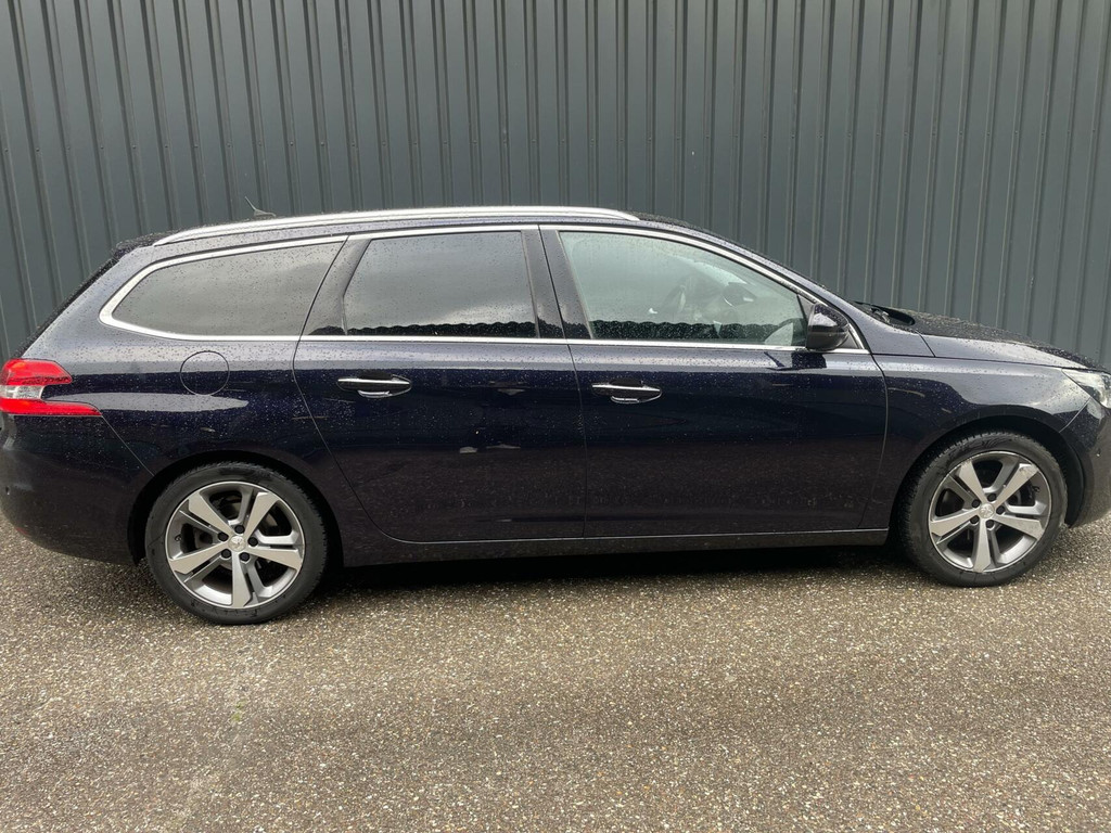 Peugeot 308 1.2 THP Premiere luxe, 2e eigenaar+ nieuwe apk 44254322-2.jpg | Motigo