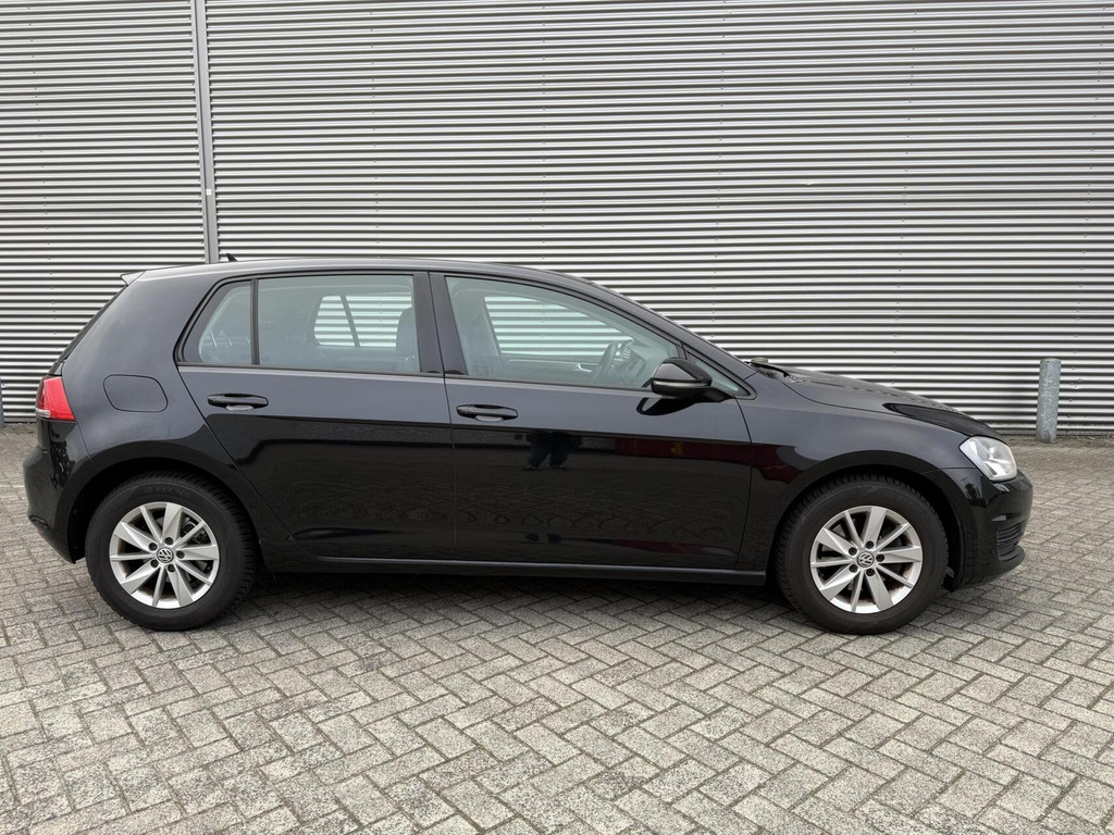 Volkswagen Golf 1.2 TSI automaat /Airco/navi/lm velgen/m+s 48186230-4.jpg | Motigo