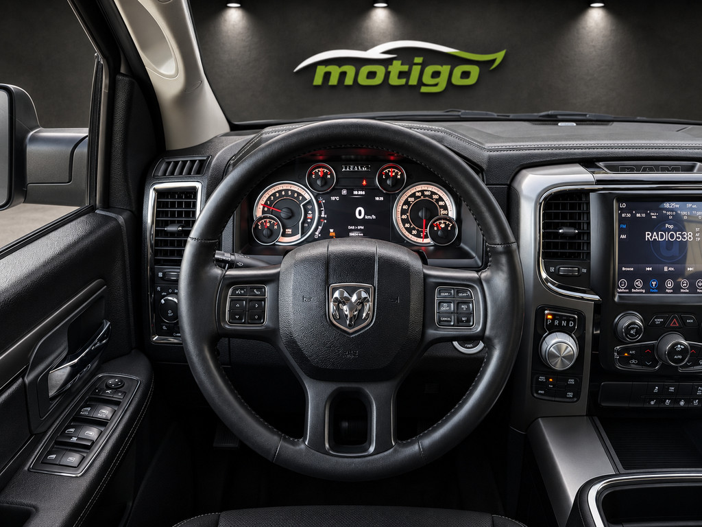 Dodge Ram 1500 4X4 5.7 V8 4x4 Quad Cab 6'4 Sport 56657366-2.jpg | Motigo